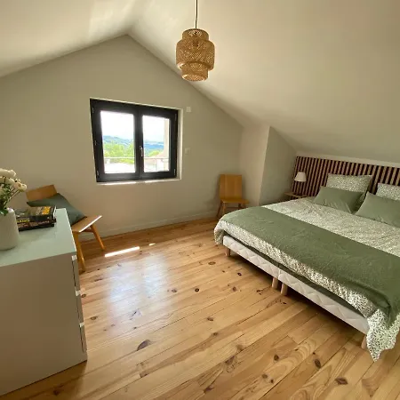 Au Coeur Des Gorges De La Loire