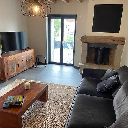 Au Coeur Des Gorges De La Loire *